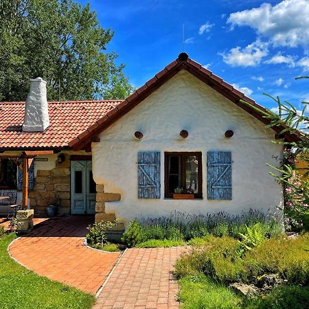 Bungalov Trapani Ruzova Exteriör bild